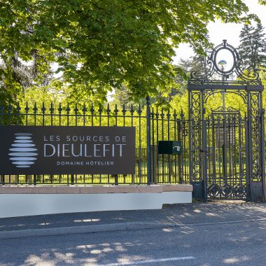© Hôtel les Sources de Dieulefit - <em>Les Sources de Dieulefit</em>