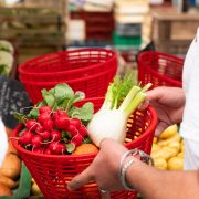 © Saturday market in Vienne - <em>InstapadesStudio</em>