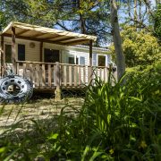 © Village Nature Zen - Camping la Turelure_Uzer - <em>©Village Nature Zen - Camping La Turelure</em>
