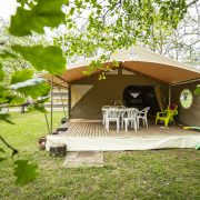 © Village Nature Zen - Camping la Turelure_Uzer - <em>©Village Nature Zen - Camping La Turelure</em>