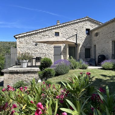 © Mas de Veyras - les micocouliers - <em>Mas de Veyras</em>