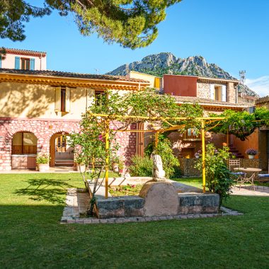 © Hôtel Les Arcades - Le Lion d'Or - <em>@CoralineDebray</em>