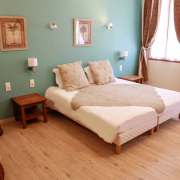 © Hôtel Les Arcades - Le Lion d'Or - <em>Copyright: (C) 2016 MOYSAN    HOTEL LES ARCADES</em>