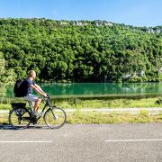 © Viarhôna on the banks of the Haut-Rhône - Bugey - <em>OneDayOneTravel - Auvergne-Rhône-Alpes Tourisme</em>